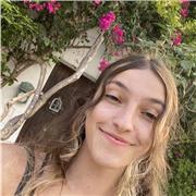 Soy estudiante universitario y imparto clases desde primaria hasta la ESO.